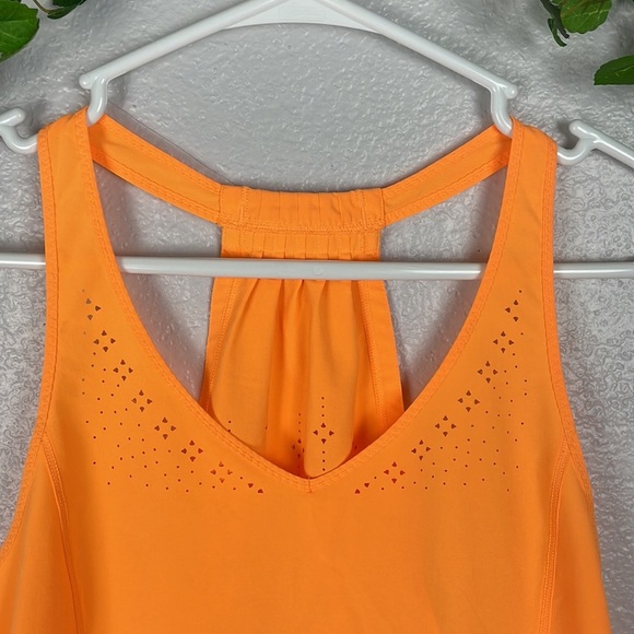 Lululemon In a Flash Tank - Picture 3 of 6